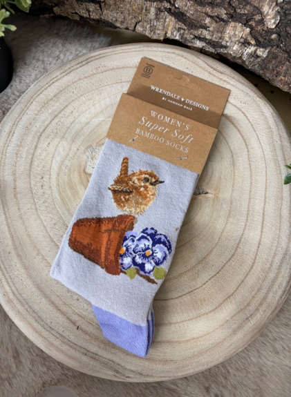 Wrendale Socken "Pottering About"